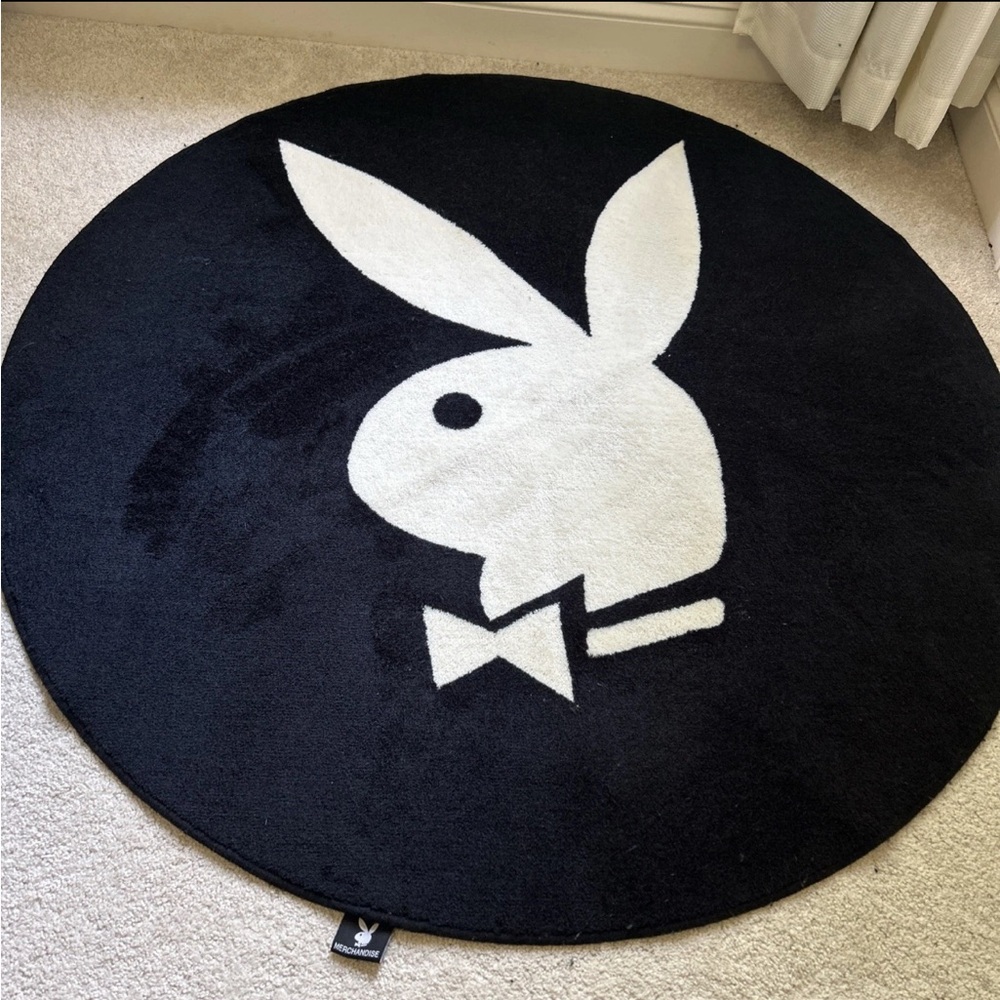 PLAYBOY circle rug